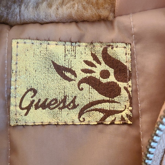 Guess faux fur trim zip up vest - Picture 2 of 4